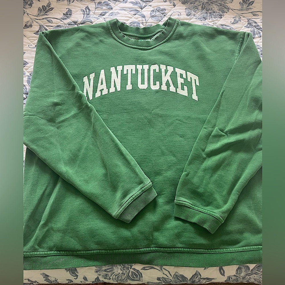 Nantucket green crewneck!